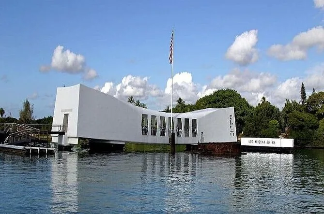 Salute to Pearl Harbor: Tour zum USS Arizona Memorial