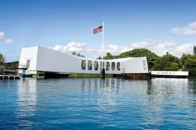 Pearl Harbor & Downtown-Tour mit Missouri-Upgrade